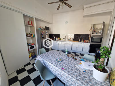 Appartement - 256 m² - 8 pièces