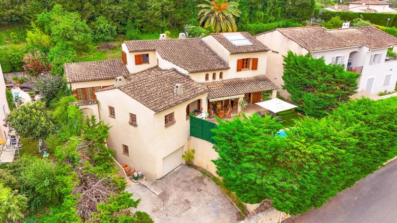 Villa - 188 m² - 6 pièces