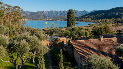 Maison - 500 m² - 17 pièces