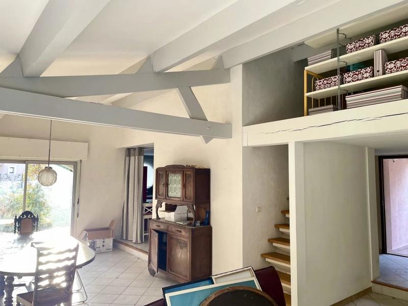 Propriété - 230 m² - 8 pièces