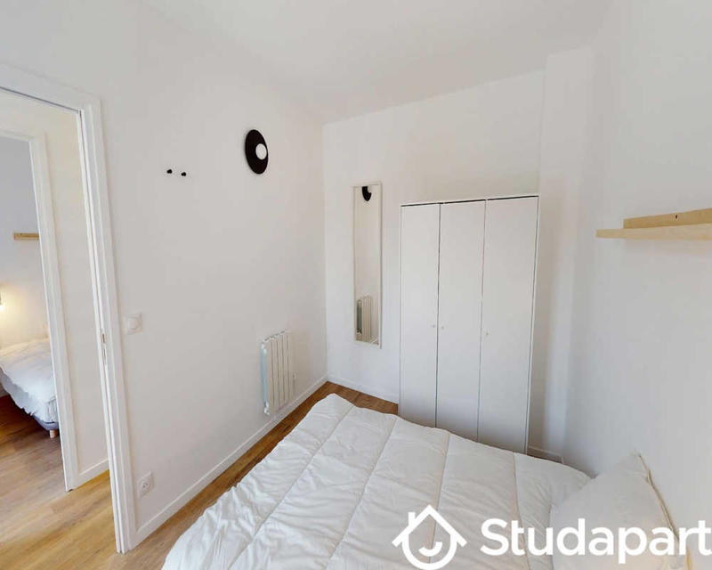 Chambre - 95 m² - 1 pièce