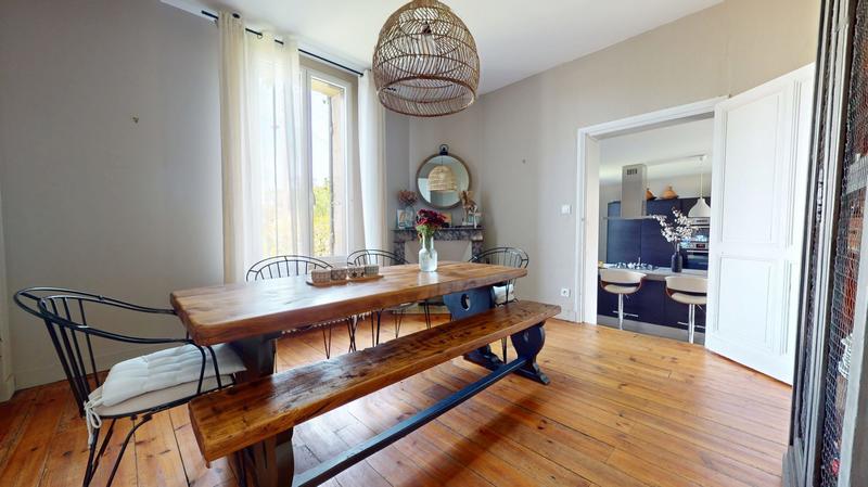 Maison - 215 m² - 7 pièces