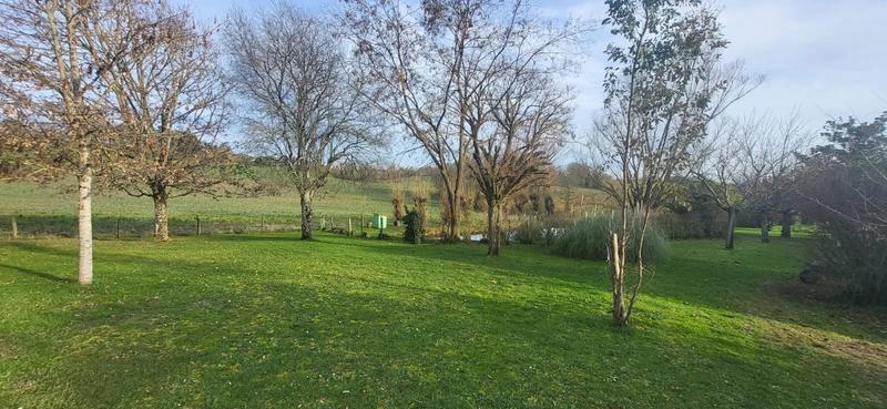 Maison - 410 m² - 11 pièces