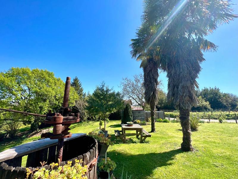 Maison - 210 m² - 10 pièces