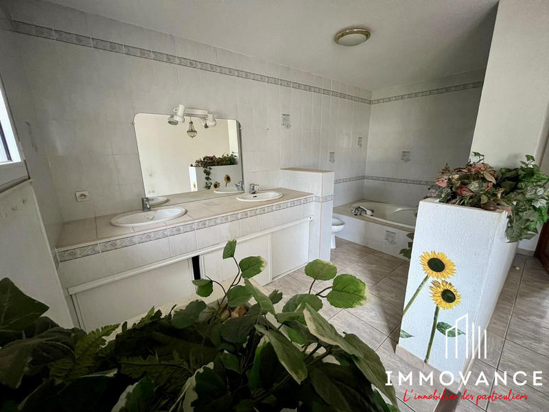 Maison - 350 m² - 7 pièces