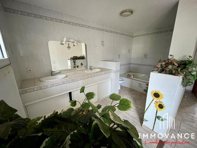 Maison - 350 m² - 7 pièces