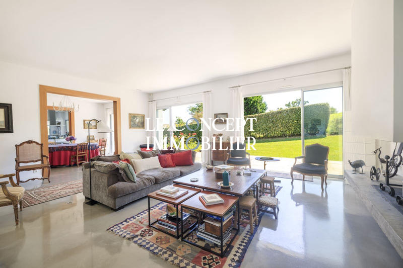 Villa - 330 m² - 7 pièces