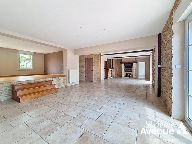 Maison - 265 m² - 6 pièces