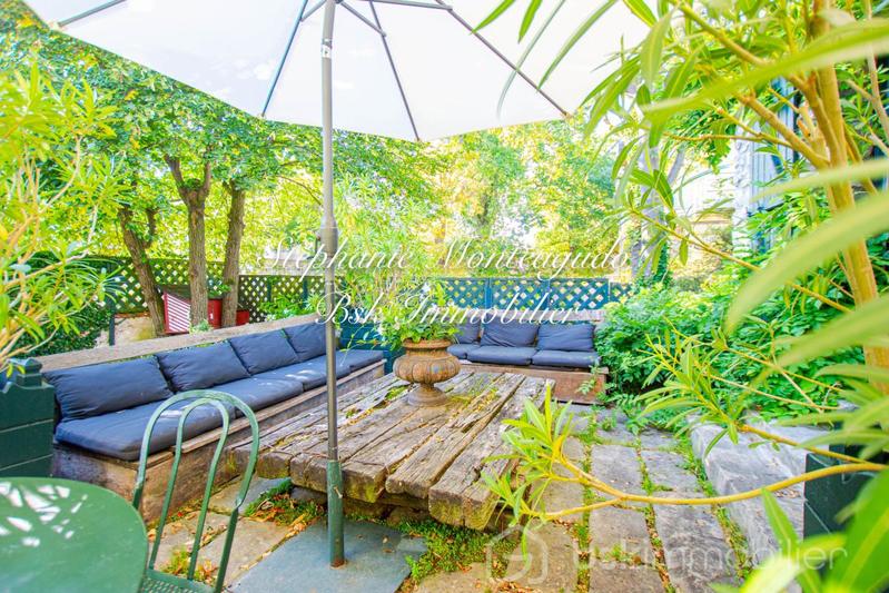 Demeure - 243 m² - 7 pièces