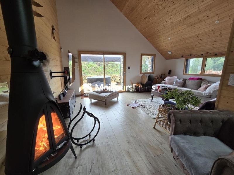 Maison - 228 m² - 8 pièces