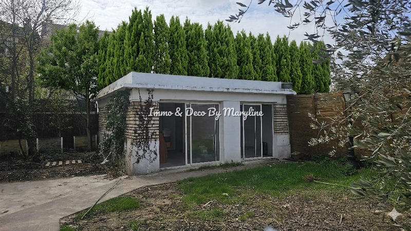 Maison - 240 m² - 6 pièces