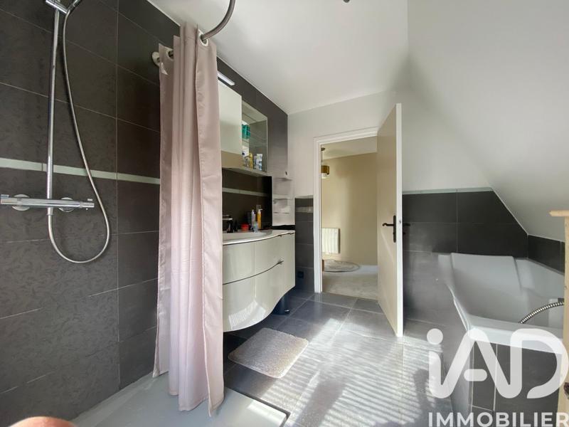 Maison - 128 m² - 7 pièces