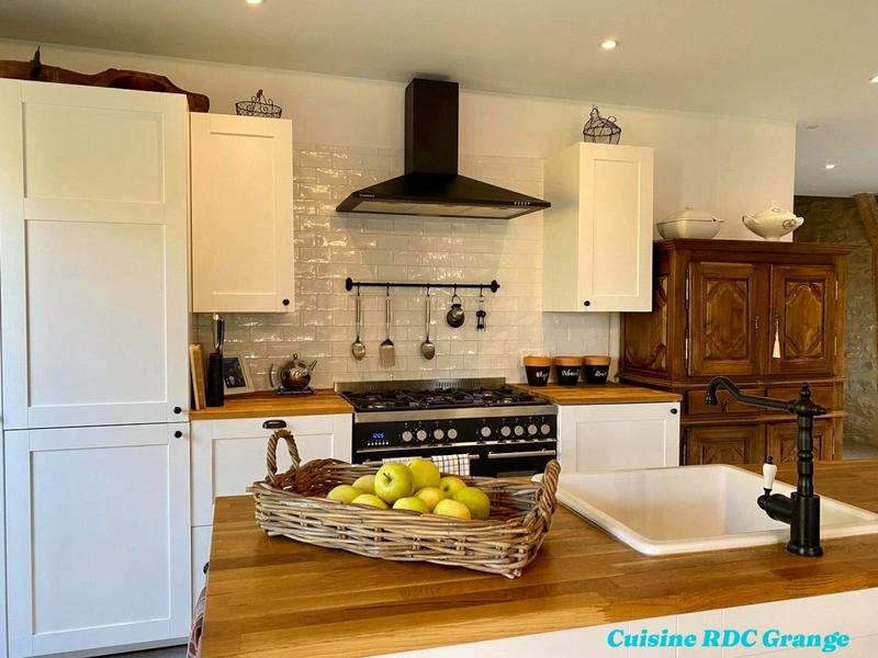 Maison - 298 m² - 9 pièces