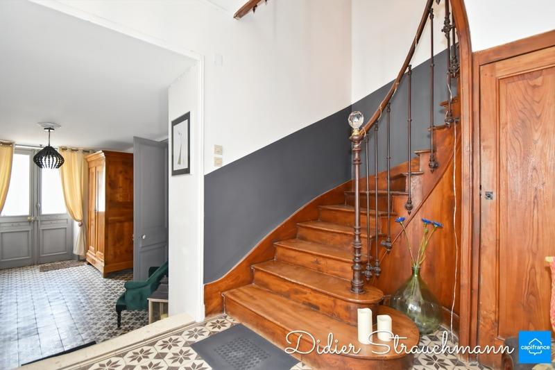 Maison - 322 m² - 8 pièces