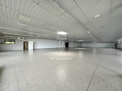 Local commercial - 1 082 m²