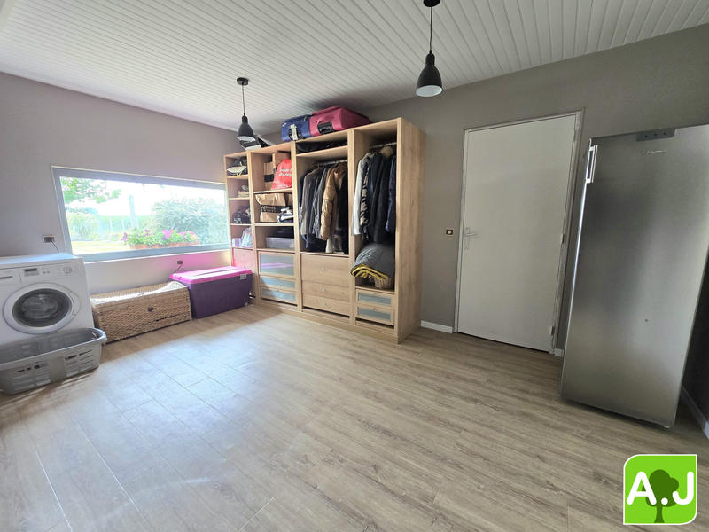 Maison - 180 m² - 8 pièces