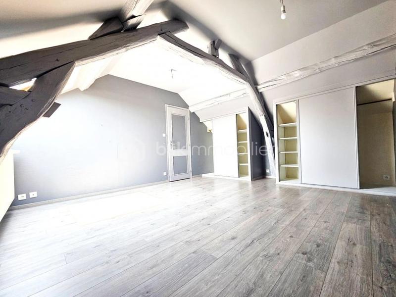 Maison traditionnelle - 196 m² - 5 pièces