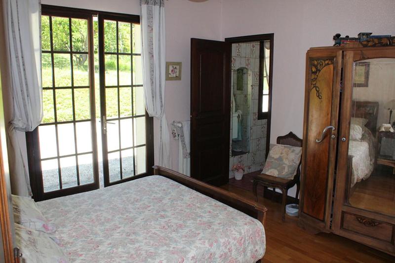 Maison - 300 m² - 8 pièces