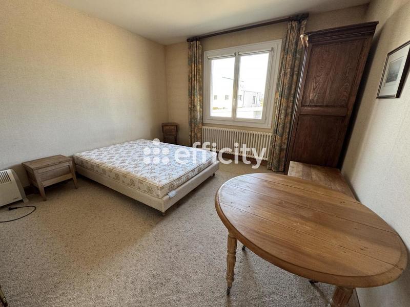 Maison - 230 m² - 8 pièces