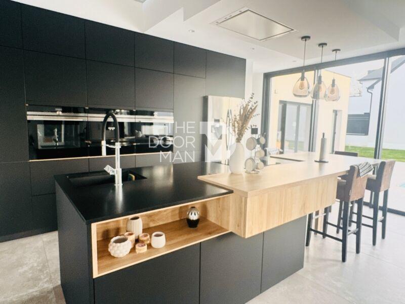 Maison - 214 m² - 6 pièces