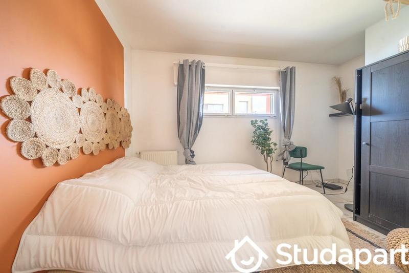 Chambre - 11 m² - 1 pièce