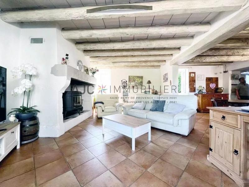 Mas - 253 m² - 8 pièces