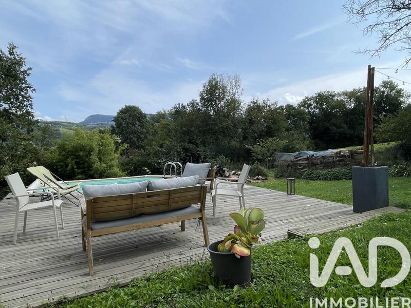 Maison - 200 m² - 8 pièces