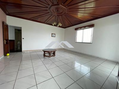 Maison traditionnelle - 251 m² - 7 pièces