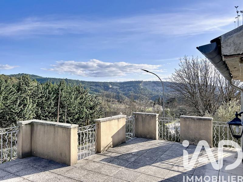 Maison - 97 m² - 7 pièces