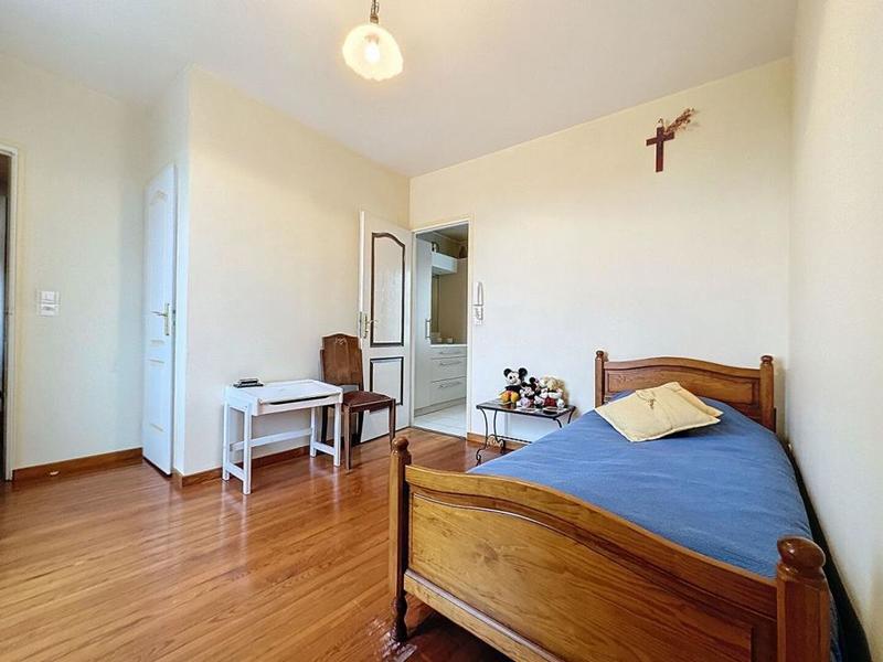 Propriété - 300 m² - 14 pièces