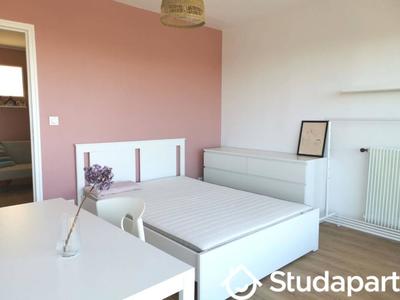 Chambre - 11 m² - 1 pièce