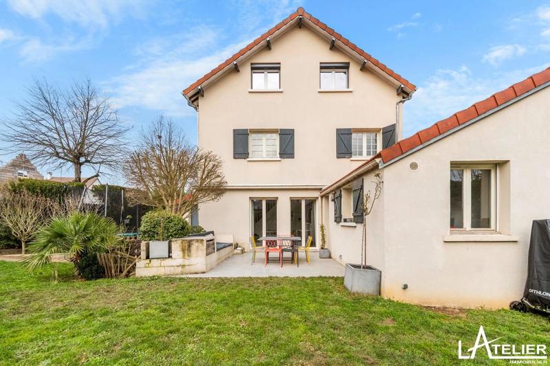 Maison - 122 m² - 6 pièces