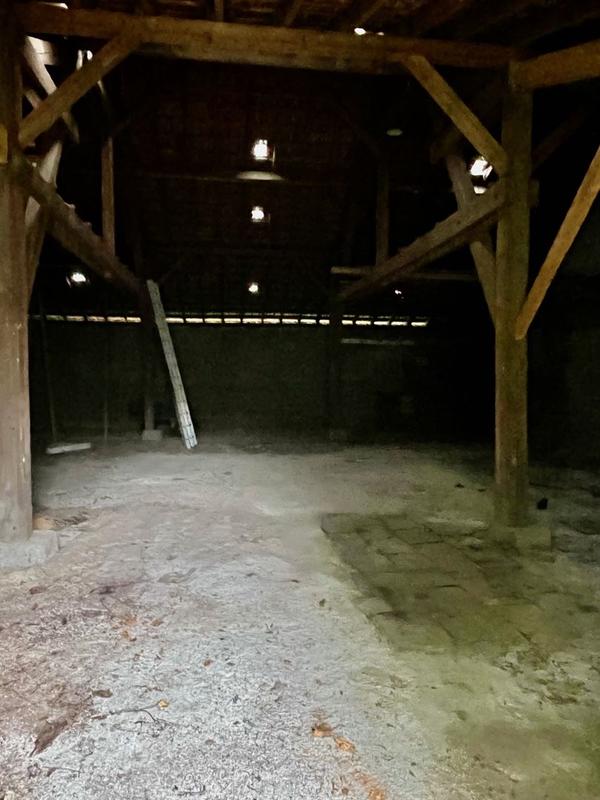 Grange - 200 m² - 1 pièce
