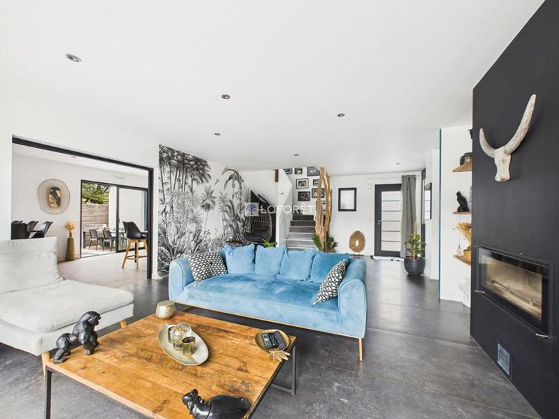 Maison - 167 m² - 6 pièces