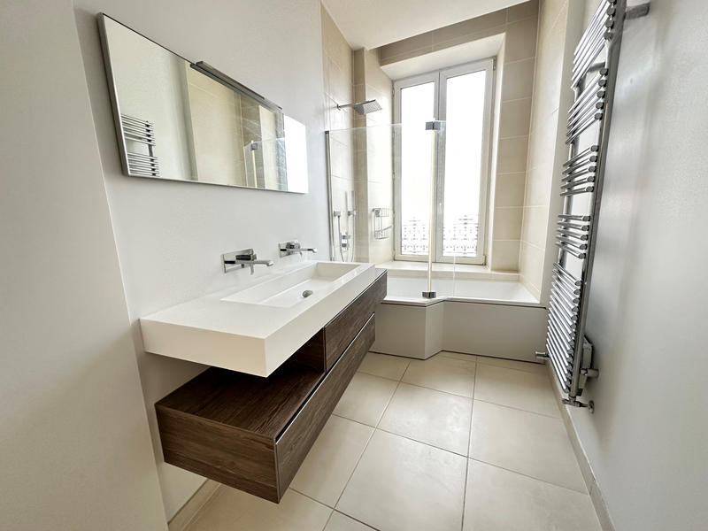 Appartement - 151 m² - 6 pièces