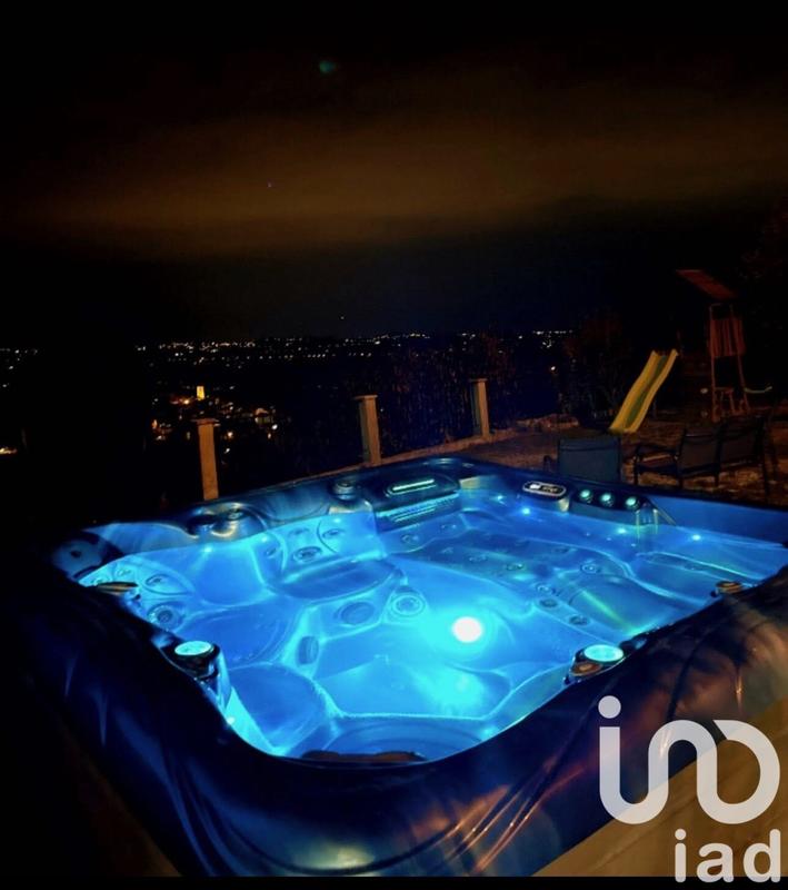 Maison - 93 m² - 4 pièces