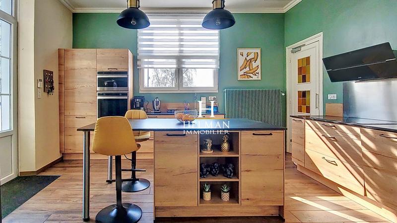 Maison - 316 m² - 12 pièces