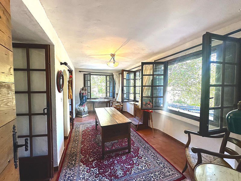 Maison - 300 m² - 9 pièces