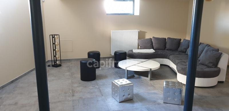 Maison - 204 m² - 6 pièces