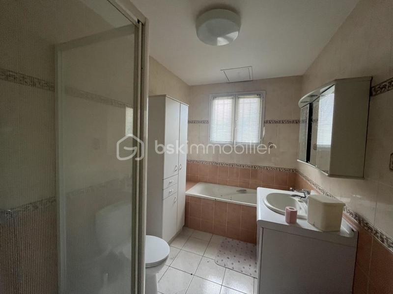 Maison traditionnelle - 149 m² - 7 pièces