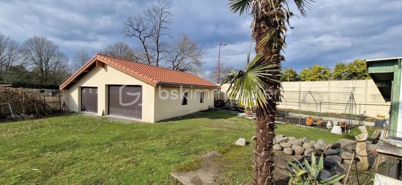 Maison - 200 m² - 8 pièces