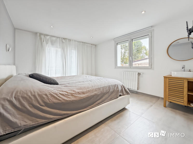 Appartement - 140 m² - 5 pièces