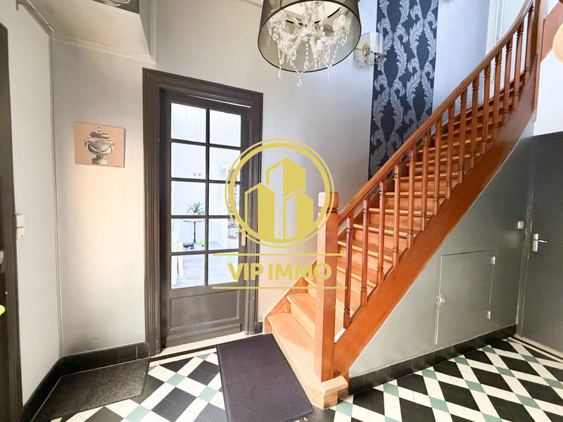 Villa - 224 m² - 14 pièces