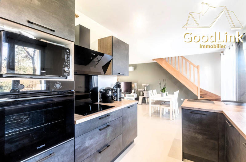 Maison traditionnelle - 95 m² - 6 pièces