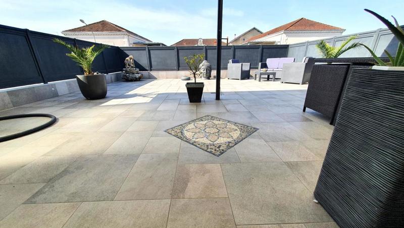 Maison - 224 m² - 7 pièces