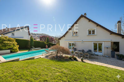 Maison - 295 m² - 7 pièces