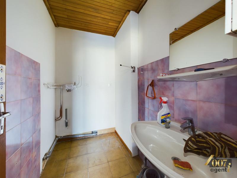 Maison - 243 m² - 9 pièces