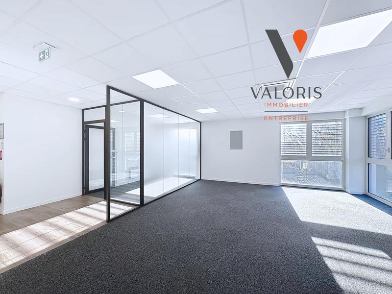 Bureau - 121 m² - 2 pièces