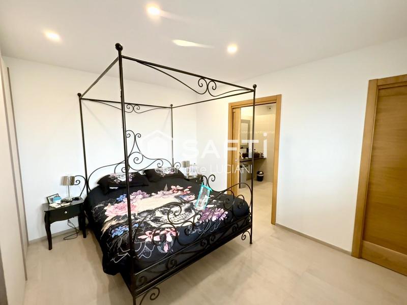 Villa - 263 m² - 9 pièces