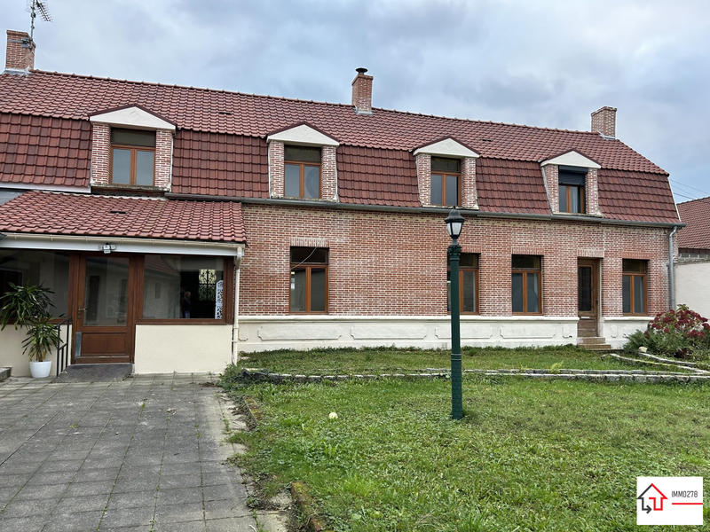 Maison - 250 m² - 9 pièces